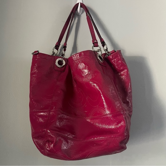 COACH Alex Op Art Patent Leather Raspberry Tote H0920-14255 - Picture 2 of 8